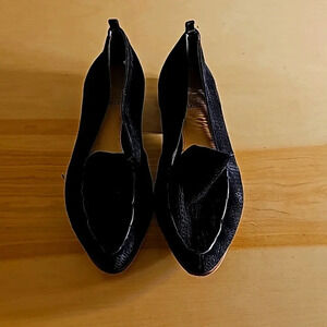 Womens Vince Camuto Black Leather Net Upper and Sole Loafer Sz 8